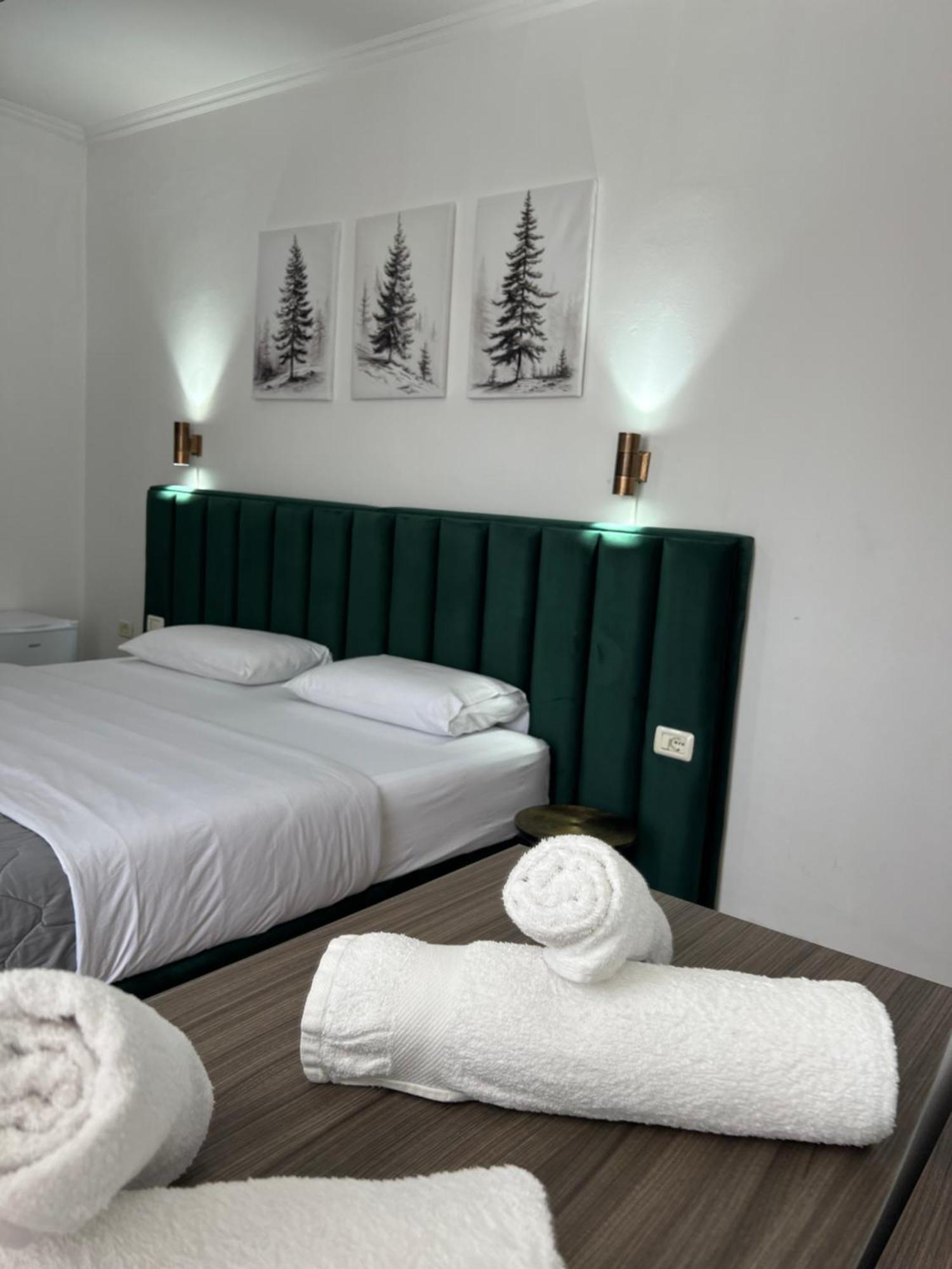 Hotel Floga Shkoder Exterior photo